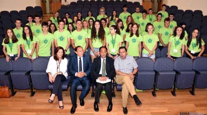 Alumnos y responsables del curso en la clausura este viernes. / SN