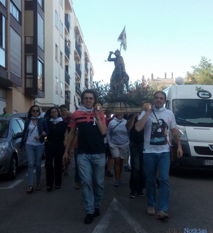 Imagen del pasacalles celebrado en el Calaverón. /SN
