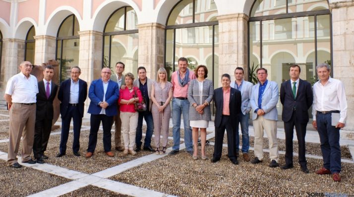 Los componentes de la Mesa. / Jta.