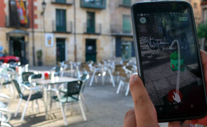 Una de las criaturas virturales cazada en la plaza Mayor. / SN