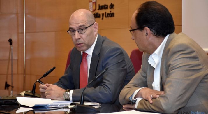 Carlos Martín Tobalina (izda.) y el delegado de la Junta, Manuel López. / Jta.