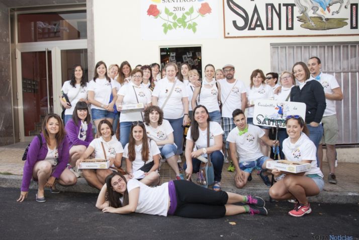 Diana floreada de mujeres