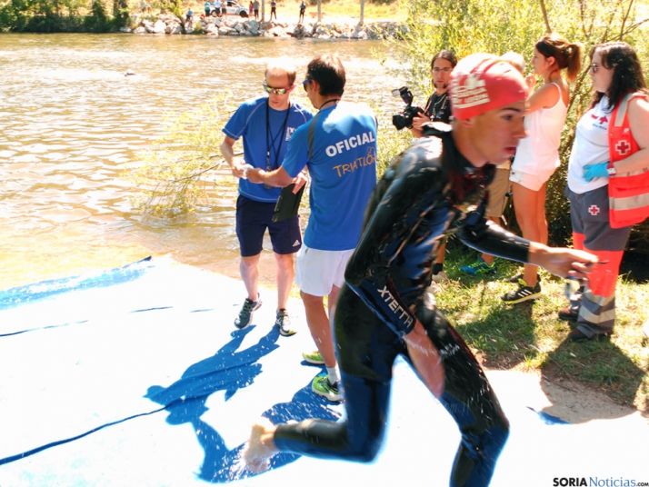 III Triatlon Cross de Soria, en las márgenes del Duero. /SN
