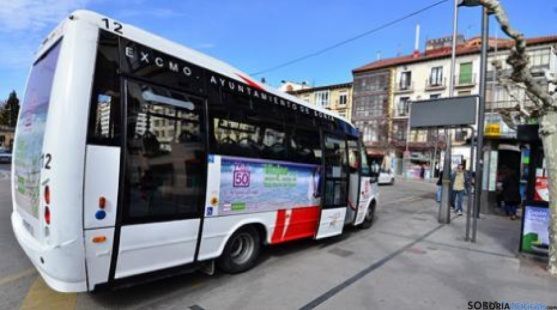 Imagen de uno de los autobuses urbanos.