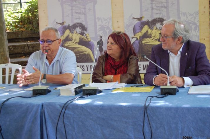 De izda. a dcha: Gonzalo Santonja, Fanny Rubio y Jesús Bárez.