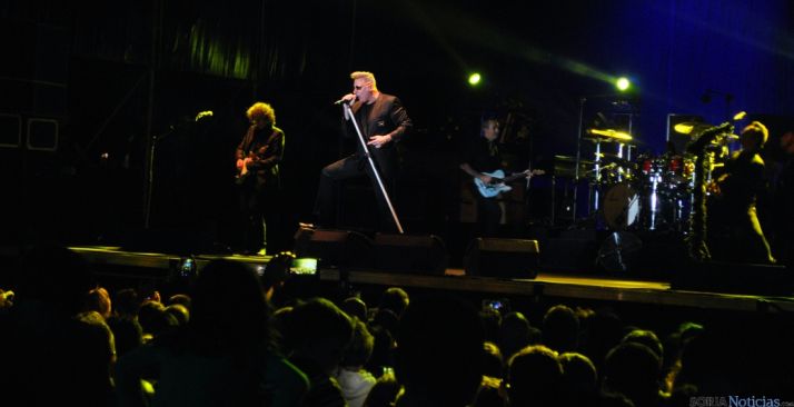 La música de Loquillo sirve para celebrar los 50 años de Caja Rural de Soria. / SN