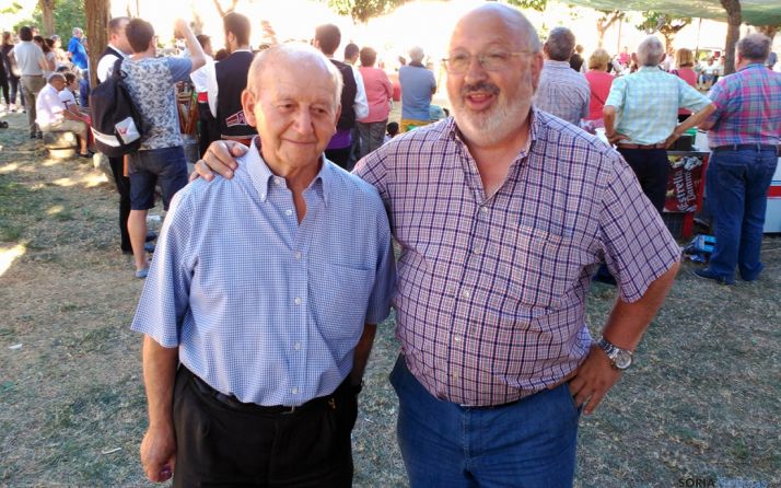 El alcalde, Amancio Martínez, junto a Cecilio Mateo. /SN