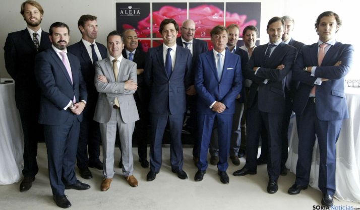 Responsables de la explotación de rosas en Garray. / SN