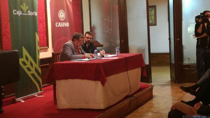De Marco durante su charla en el Casino. SN