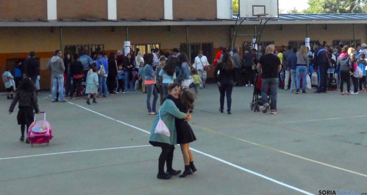 Imagen de archivo de la vuelta al colegio en un centro soriano.  / SN