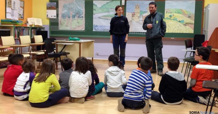 Una de las charlas impartidas en el pasado curso. / Jta.