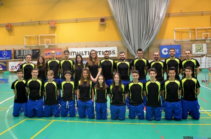 Imagen de los jugadores del Club Badminton Soria.