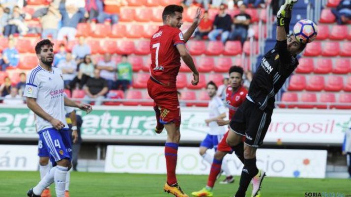 Cabezazo de Manu con el que logra el gol. /LaLiga