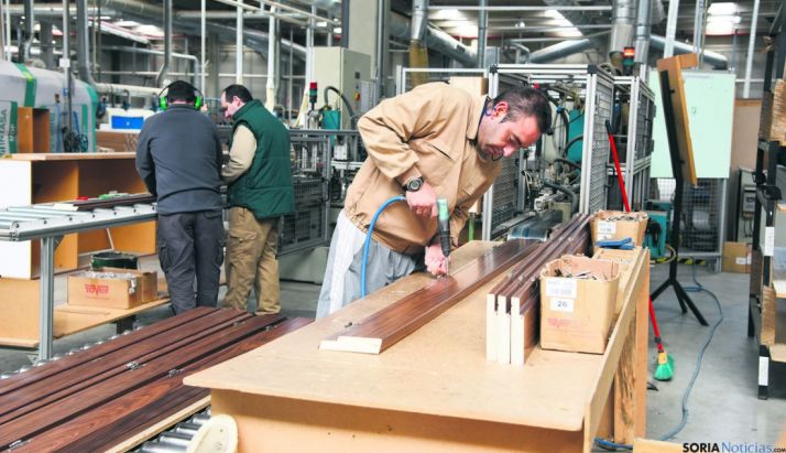 Imagen del interior de la factoría pinariega. / SN