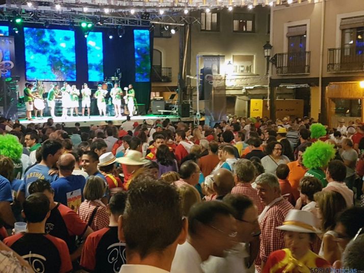 Ambiente de charanga en San Esteban. /SN