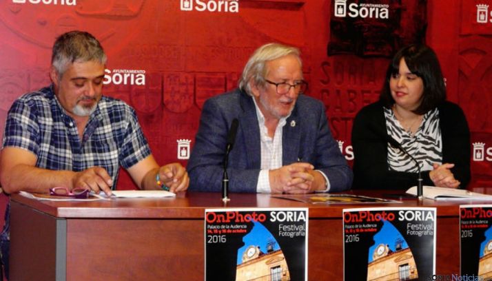 De izda. a dcha.: Juan Carlos Rodrigo, Jesús Bárez y María Ferrer.