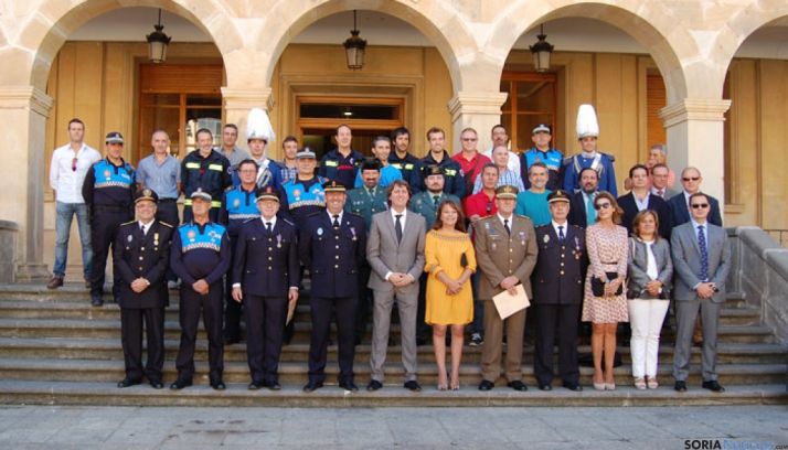 Carlos Martínez, presidiendo el acto de entrega de condecoraciones.