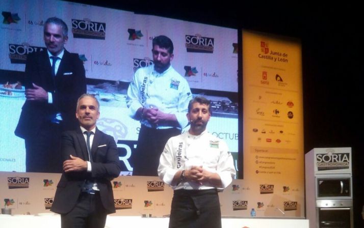 El chef, (dcha.) esta tarde de lunes./SN