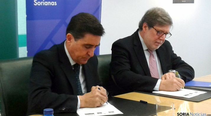 Martínez (izda.) de la Caja Rural y Aparicio, de FOES. / SN