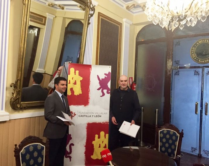 Cesar Millan en la presentación de las becas en Soria. CCYL