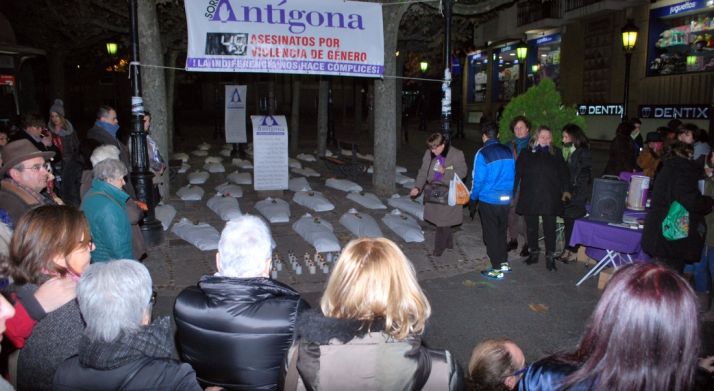 La plaza de San Esteban esta noche./SN