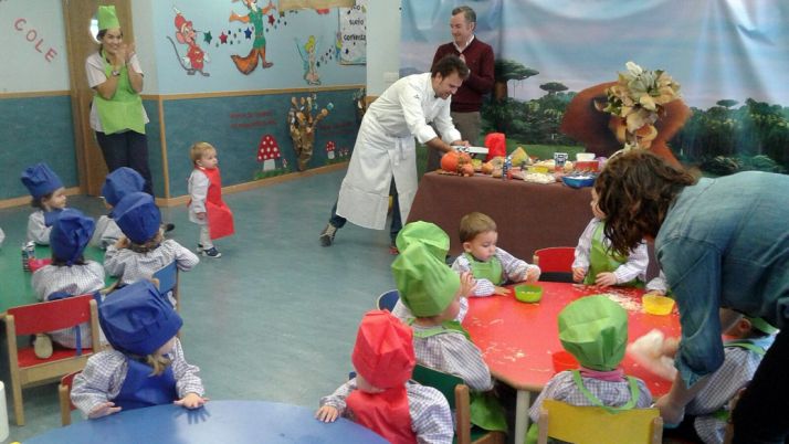 Cocina para peques en el centro.