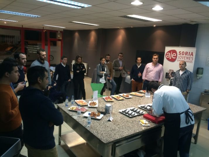 Algunos de los participantes en el showcooking