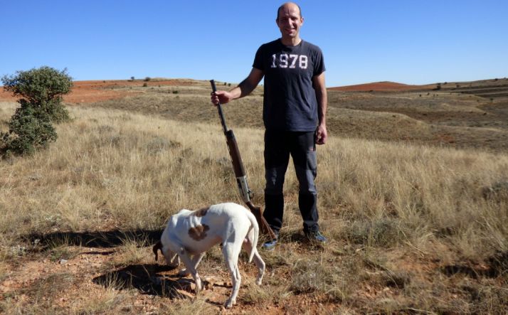 José Antonio Fresno y su perro. 
