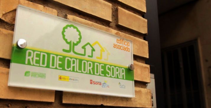 Por reducción de la demanda energética.