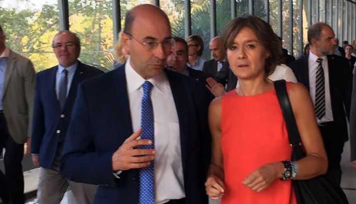 El alcalde agredeño con la ministra.