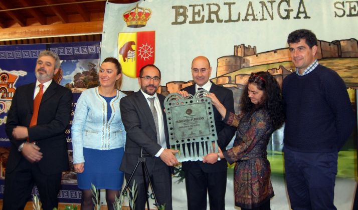 La entrega se ha oficiado en el consistorio de la localidad cidiana./Dip