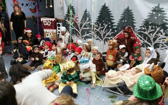 Belén viviente en el centro infantil Gloria Fuertes