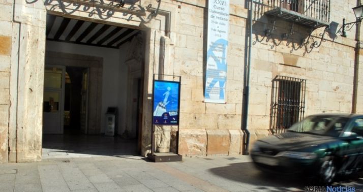 Entrada a la oficina de turismo en El Burgo de Osma. /SN