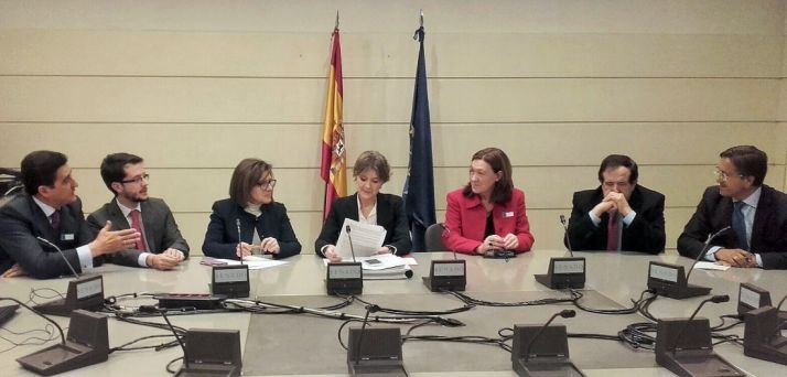 Martínez Izquierdo, (izda.), Cabezón, Angulo, García, Heredia, Lucas y Martínez hoy en el Senado.