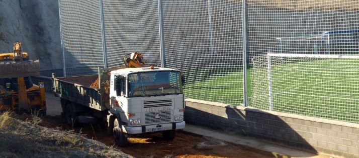 Trabajos para ubicar los vestuarios.