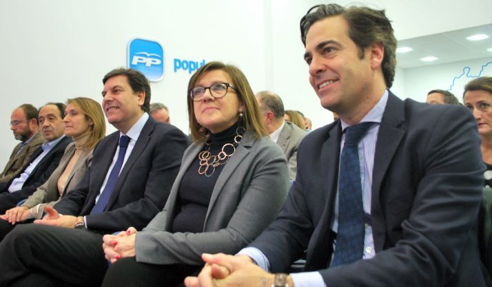 Pablo Zalba (dcha.) junto a Angulo y a Fernández Carriedo este jueves. /SN