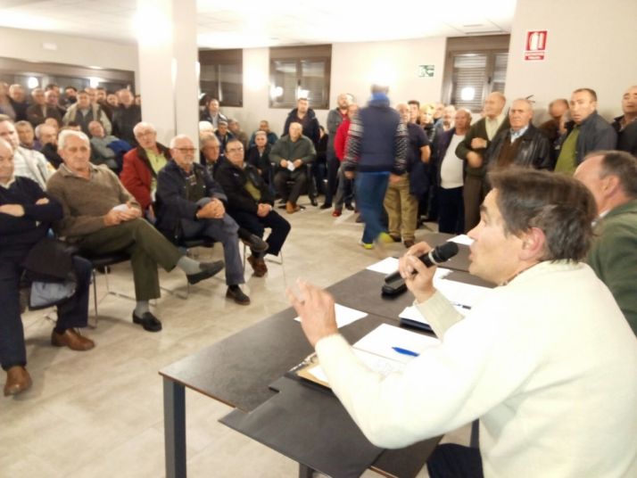 La asamblea ha sido tensa. /SN