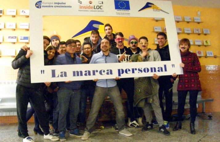 Alumnos y profesores del centro. /Jta.