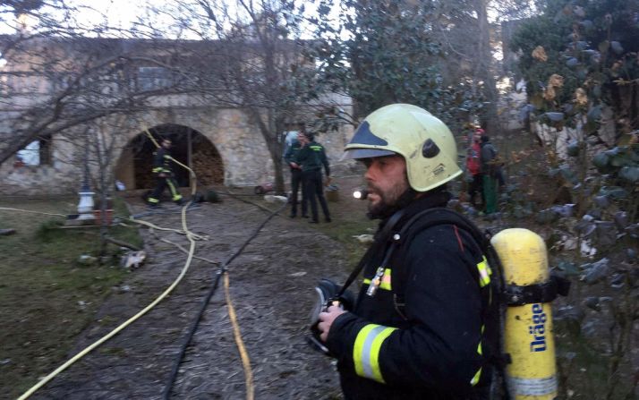 Un bombero en el lugar del incendio. /SN