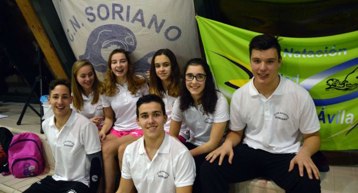 Los nadadores del club en Camargo.