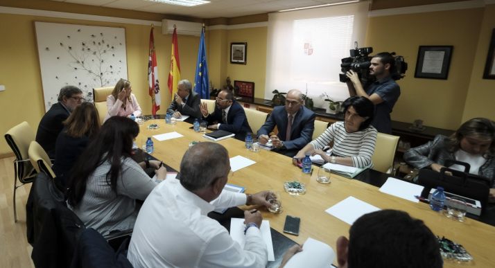 Reunión de Junta, instituciones y agentes sociales sobre el Plan de Soria. /Junta