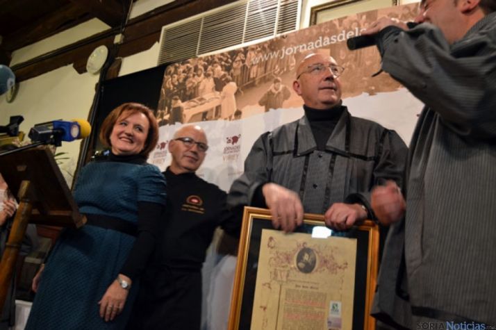 Pepe Sanz, cuando fue nombrado matancero de honor por el Virrey Palafox