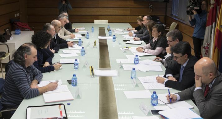 Reunión este lunes en la Consejería. /Jta.