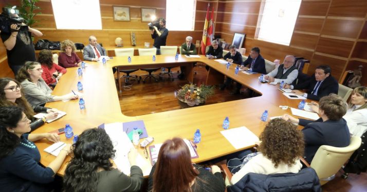 Reunión con la Federación de Enfermedades Raras y las asociaciones regionales./Jta.