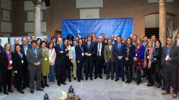 Participantes en el encuentro de la FEMP.