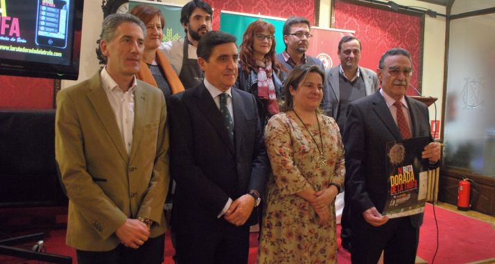 Representantes de los colectivos e instituciones de la Ruta este jueves. /SN y empresarios en