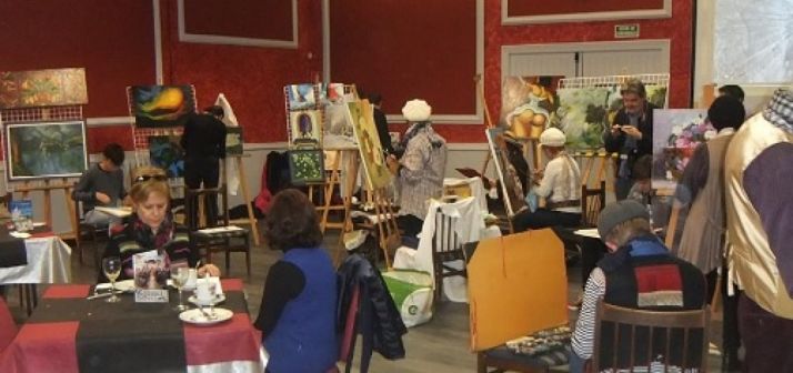 Actividad de taller de pintura en la Semana Francesa.