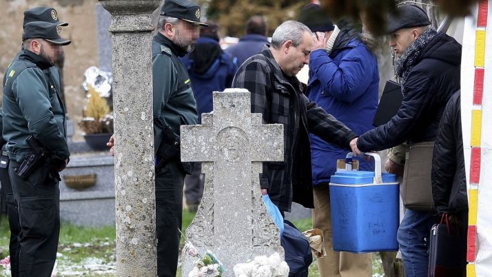 Un momento de las labores de exhumación de los restos. /SN