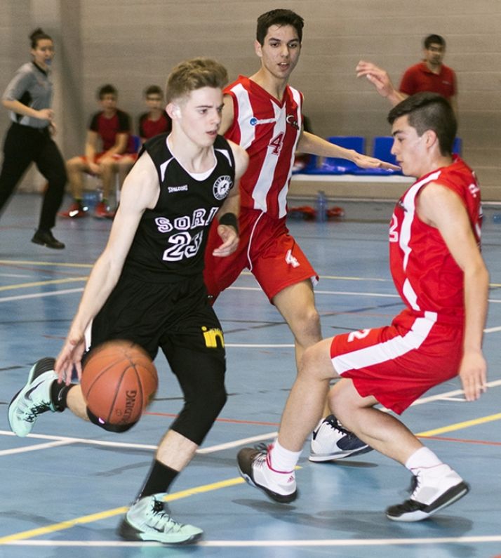 Un partido CSB contra Afomic.