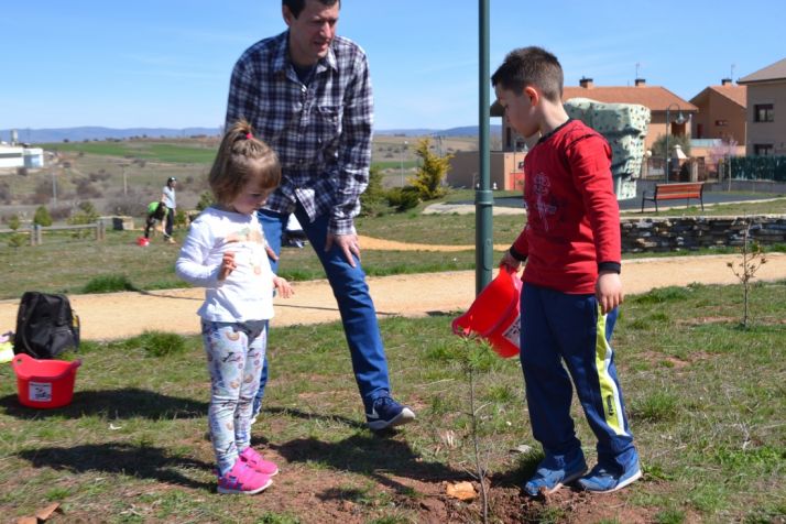 Plantación en el parque del Bosque Infantil. /SN